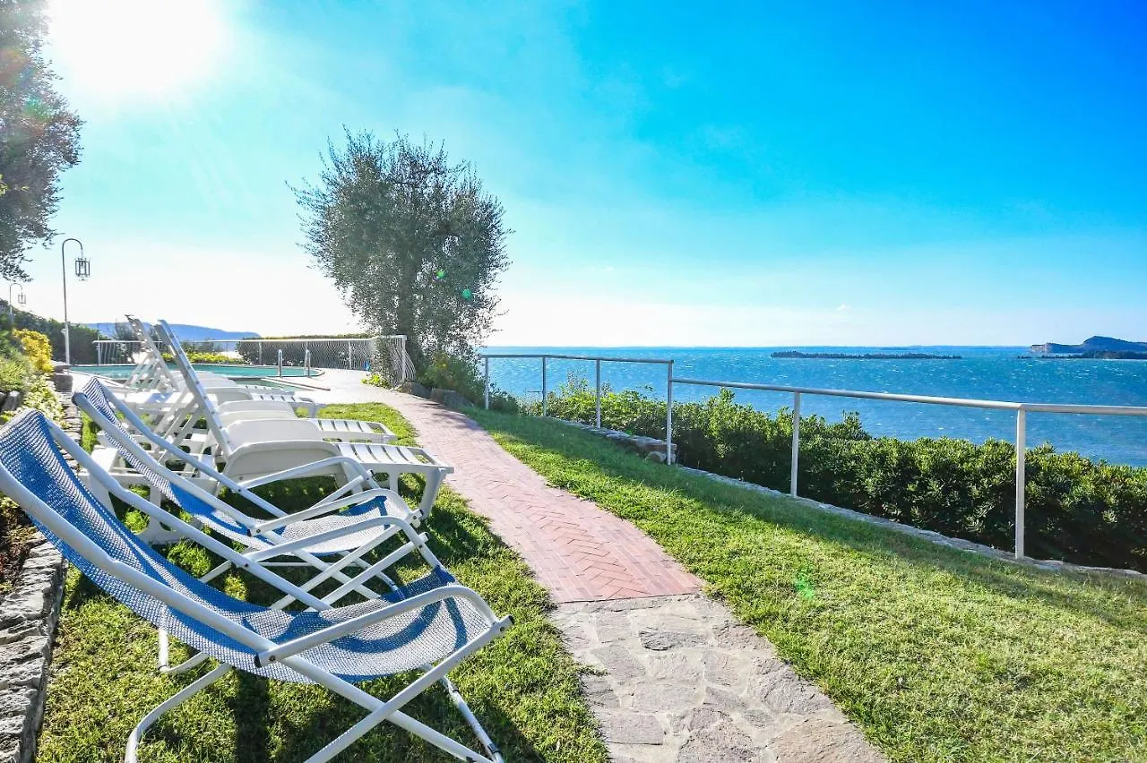La Villa Fasano Gardone Riviera 3*,